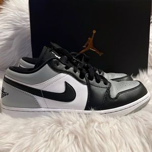 AIR JORDAN 1 LOW 🖤🩶🤍